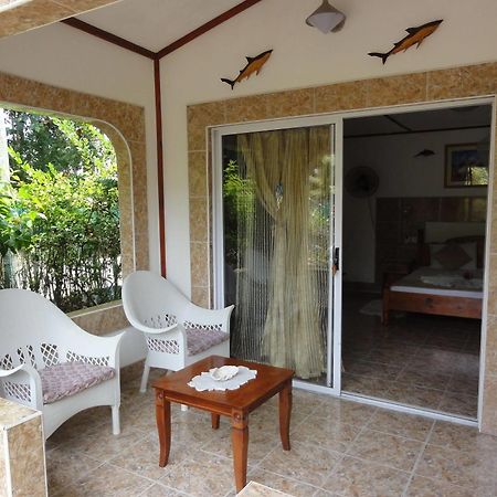 Rising Sun Guest House ラ・ディーグ島 エクステリア 写真